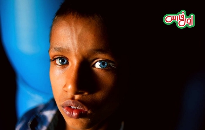رنگ چشم آبی متالیک در اندونزی 2