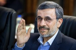 احمدی‌نژاد به هر دری می‌زند با رهبری ملاقات کند