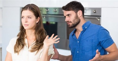 ۳۰ نشانه که می گوید زن تان دیگر شما را دوست ندارد