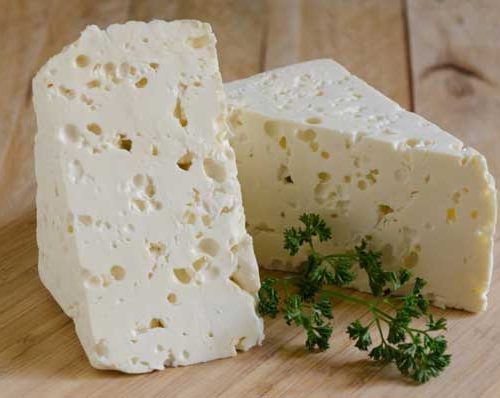 از خوردن پنیر با این ۱۶ ماده غذایی خودداری کنید