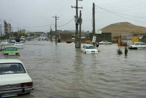 سیلاب در کازرون و کوه چنار : بارش ۲۵ میلیمتر باران در ۲۵ دقیقه