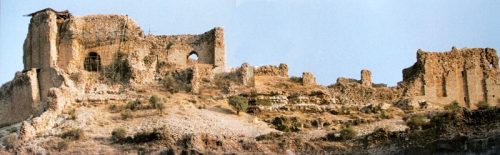 قلعه دختر در فیروز آباد استان فارس که در سال ۲۰۹ توسط اردشیر ساخته شد.