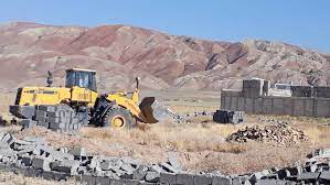 تخریب ساخت و ساز غیرمجاز در اراضی ملی سیاخ دارنگون شیراز