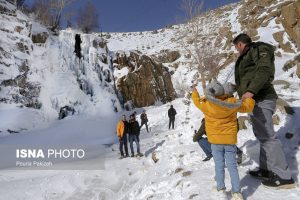 آبشار یخی گنجنامه همدان 11