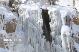 آبشار یخی گنجنامه همدان 9