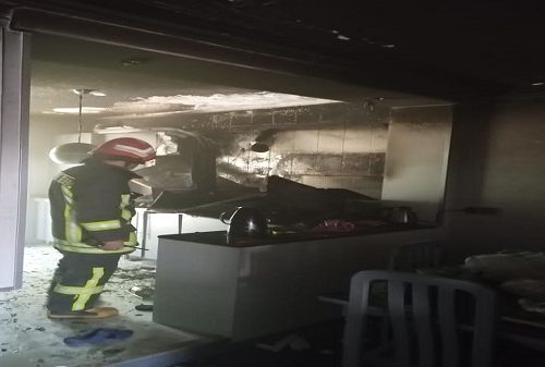 جزئیات آتش سوزی هتل آپارتمان ۳ طبقه در شیراز