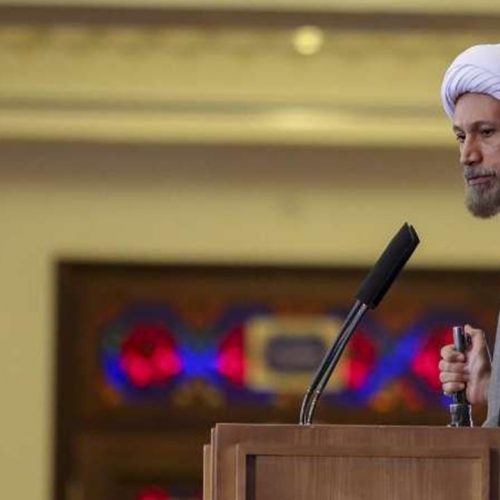 امام جمعه شیراز: واکنش ایران متناسب با رفتار آمریکا خواهد بود
