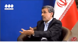 انگلیس صحبت کردن احمدی‌ نژاد ، آشنایی با همسر و بغل کردن ننه چاوز+فیلم
