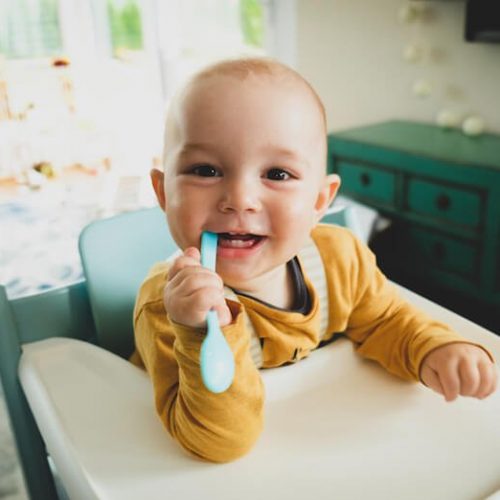 ۶ روش خانگی برای تسکین درد رویش دندان در نوزادان و کودکان