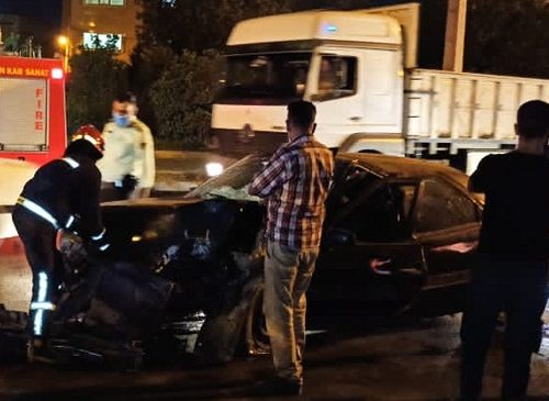 مرگ هولناک سرنشین خودرو زانتیا در بلوار سرداران شیراز