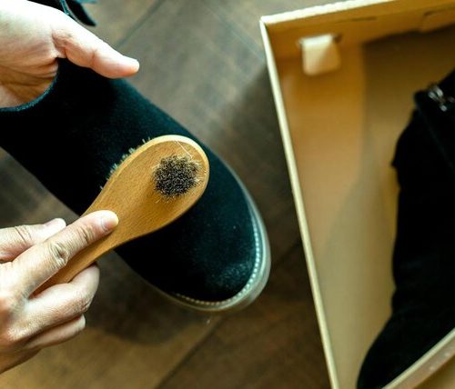 چند روش آسان برای تمیز کردن فوری کفش‌ جیر