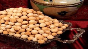 طرز تهیه حاجی بادام خانگی یکی از شیرینی های خوشمزه عید نوروز