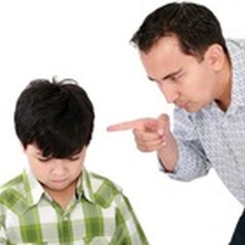چرا کودکان به حرف پدر و مادر گوش نمی کنند؟