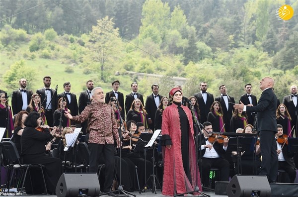 حیدر علی اوف و همسرش در جشنواره خاری بلبل 19