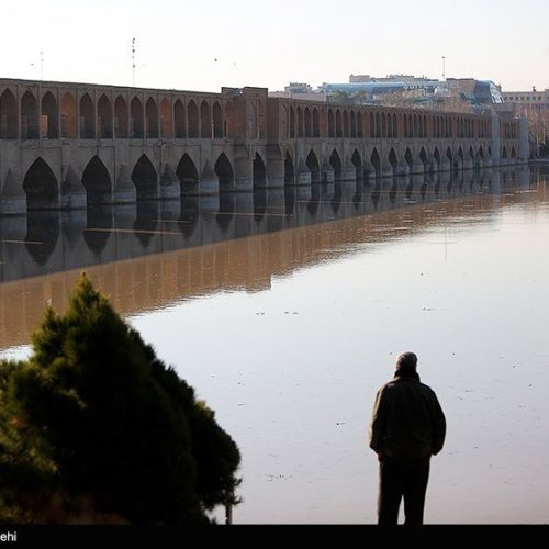 تصاویر زیبایی از جاری شدن آب در زاینده رود اصفهان