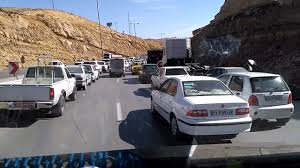 بازگرداندن صدها خودرو از ورودی های مختلف شهر شیراز/ ورود به شیراز ممکن نیست
