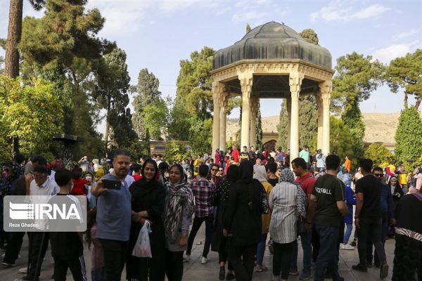 شیراز ، حافظیه ، گردشگران 2