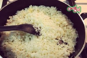 طرز تهیه برنج گل کلم با مرغ 6