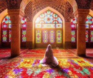 استفاده از چادر در مسجد نصیرالملک شیراز اجباری شد
