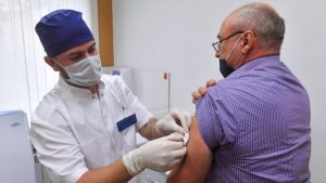 شرط دانشگاه علوم پزشکی شیراز برای تزریق واکسن کرونا+فیلم