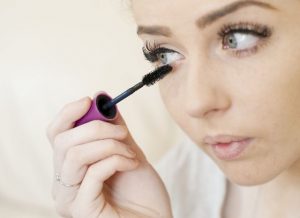 چند تکنیک‌ برای آرایش درشت شدن چشم 1